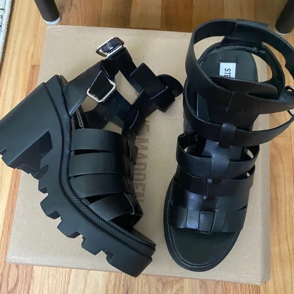New Steve Madden Cosmic Black Lug Platform Sandal size 6 - Picture 11 of 15